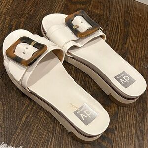 DV by Dolce Vita Women's Cream Slide Sandals with Tortoise Buckle